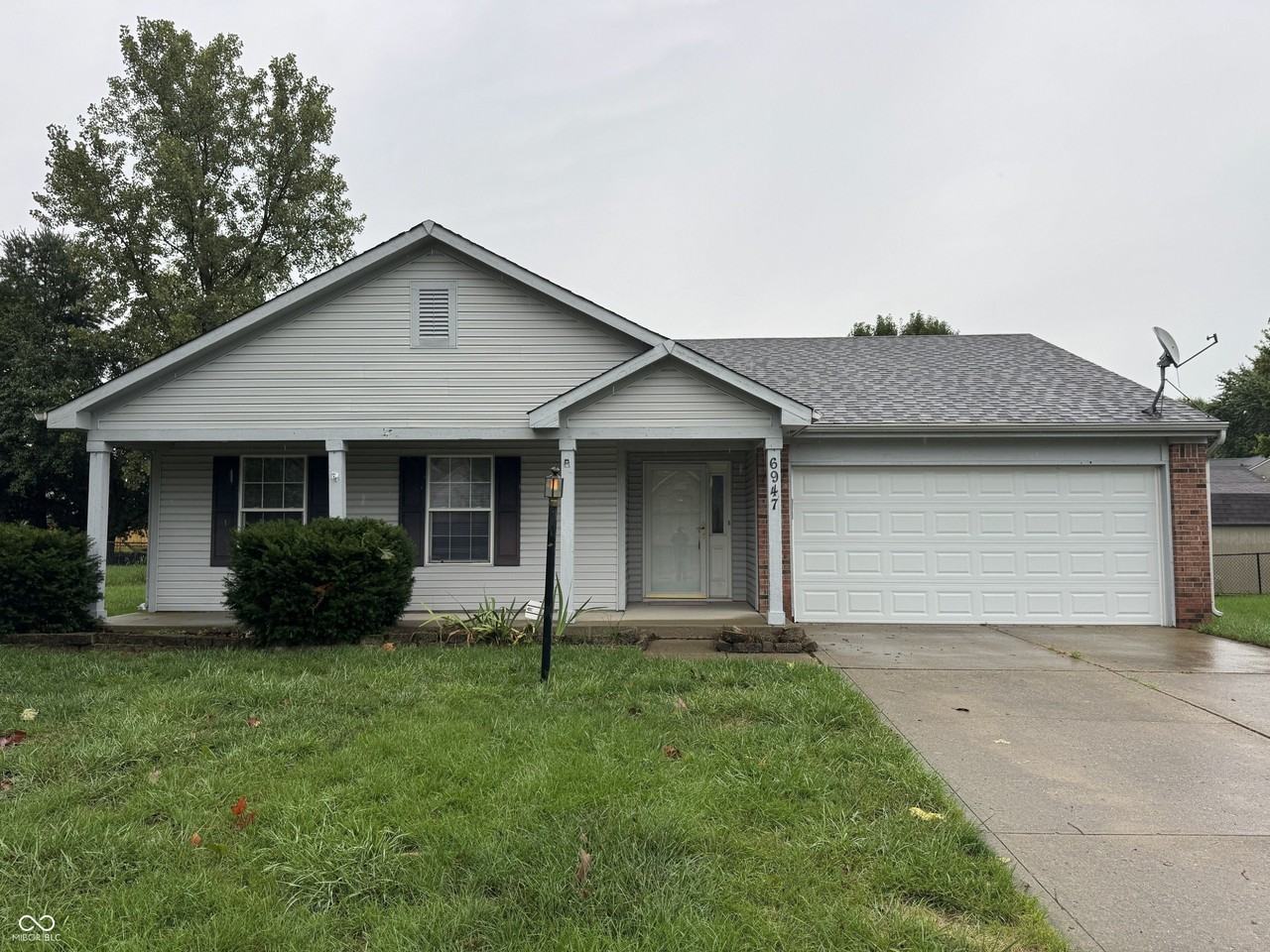 6947 Raritan Dr - Photo 2 of 26