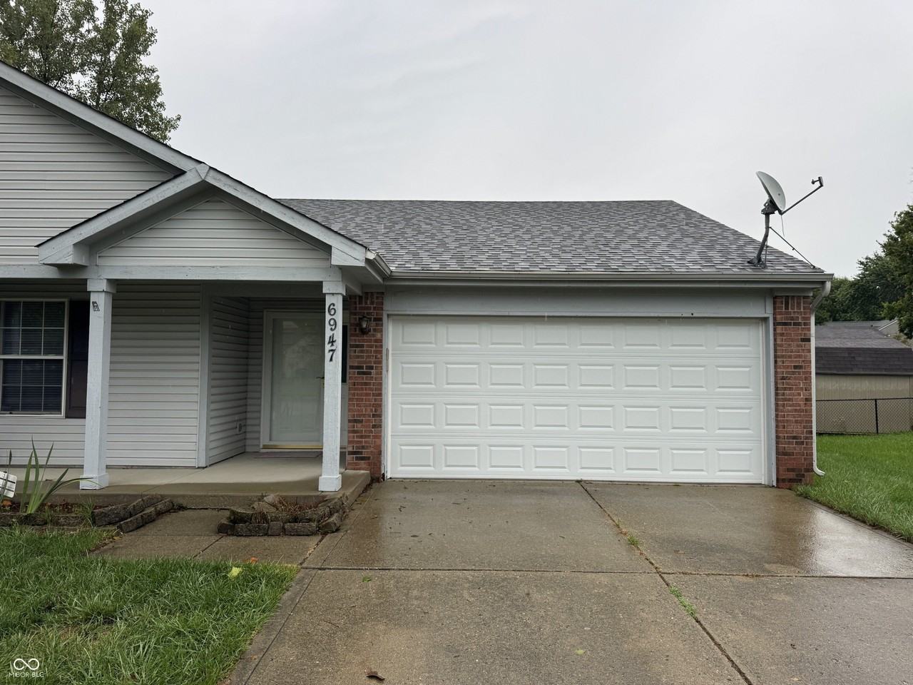6947 Raritan Dr - Photo 3 of 26