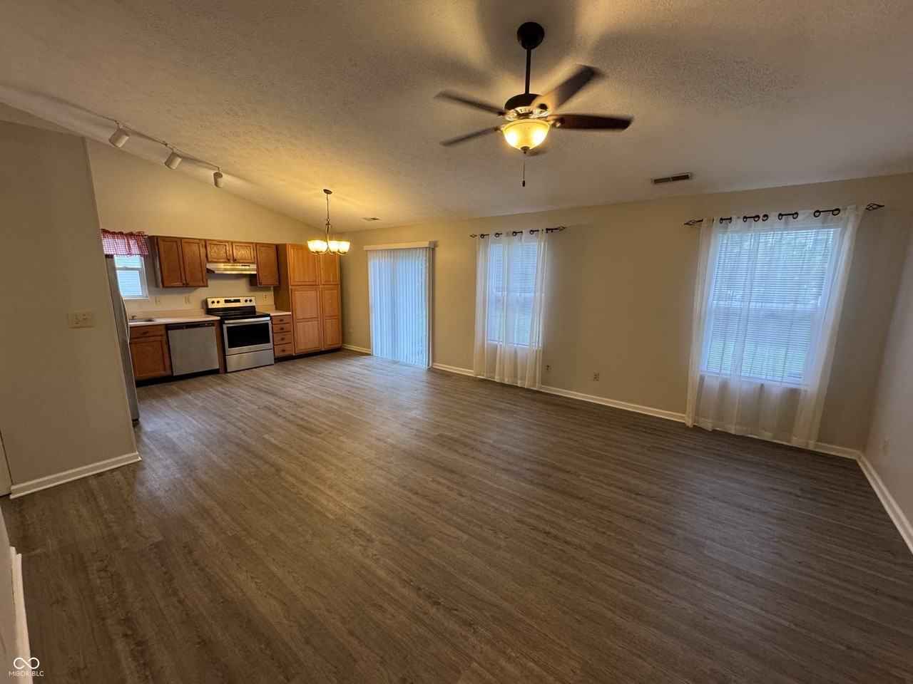 6947 Raritan Dr - Photo 5 of 26