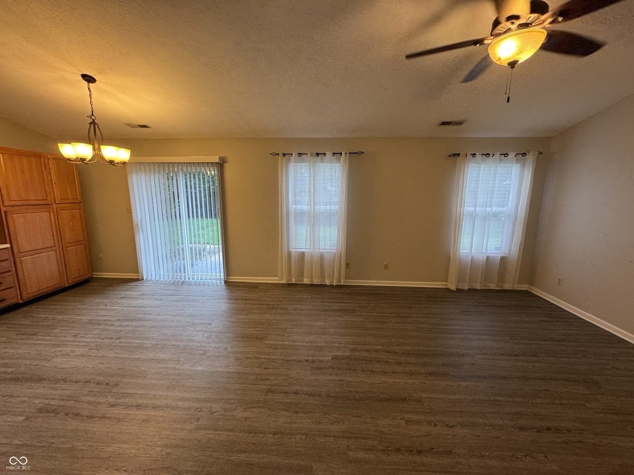 6947 Raritan Dr - Photo 6 of 26