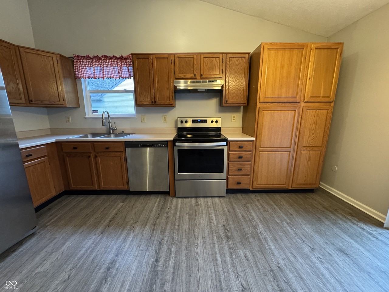 6947 Raritan Dr - Photo 7 of 26
