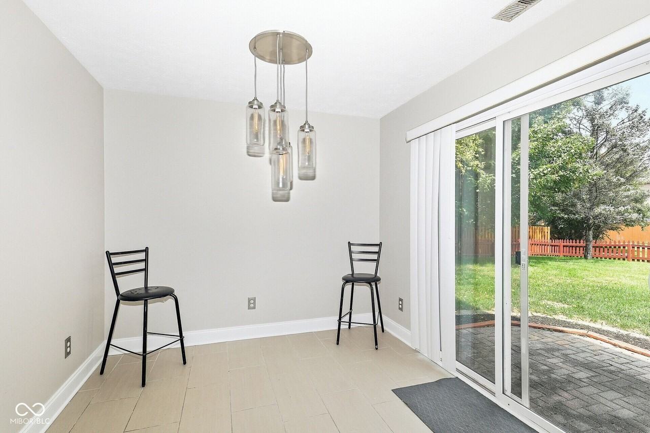 9224 Oak Knoll Ln - Photo 6 of 21