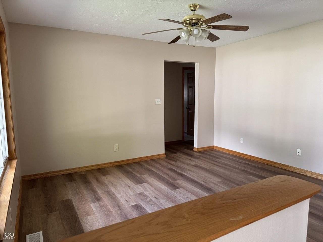 5426 Pappas Dr - Photo 2 of 10