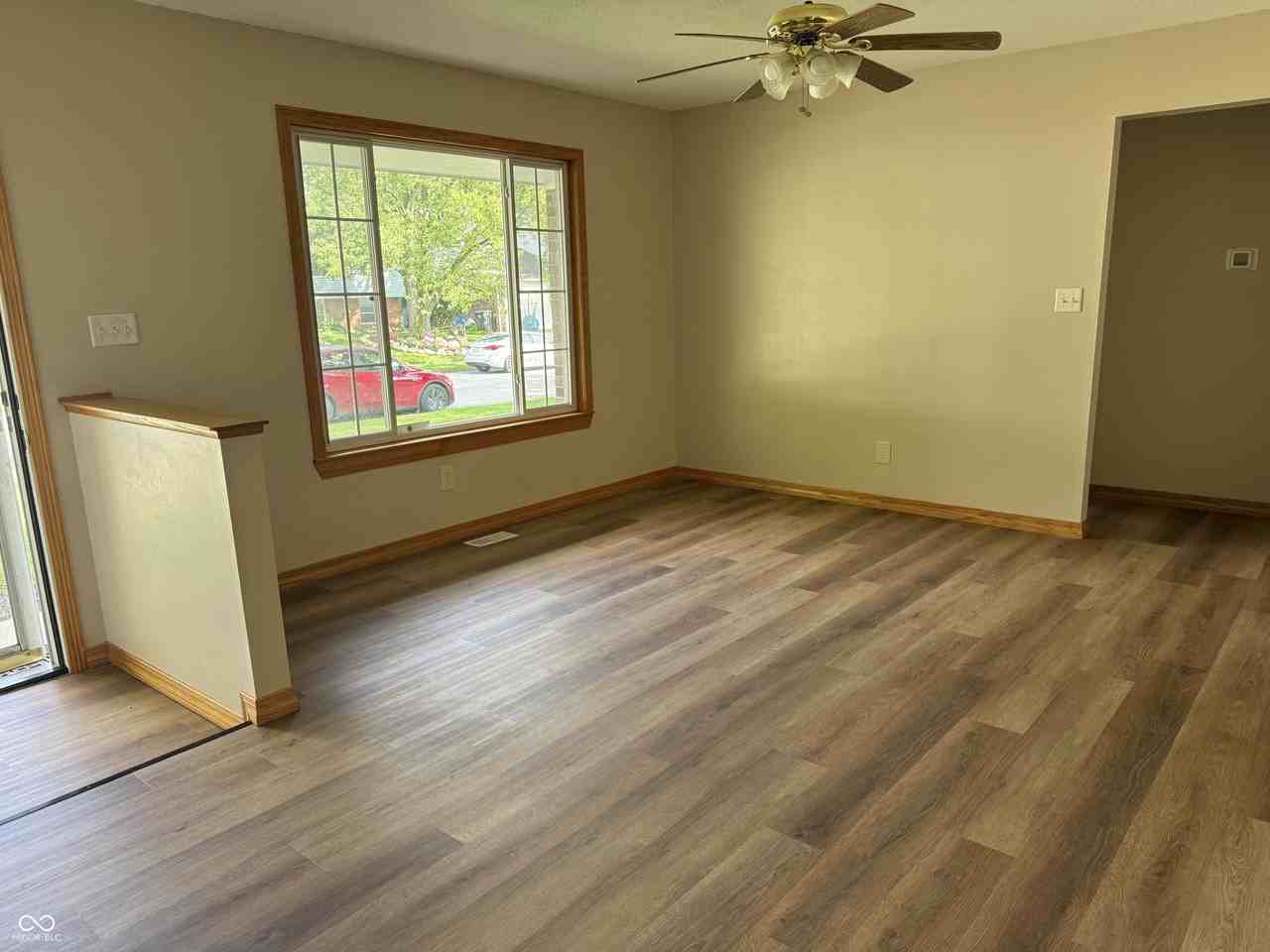 5426 Pappas Dr - Photo 3 of 10