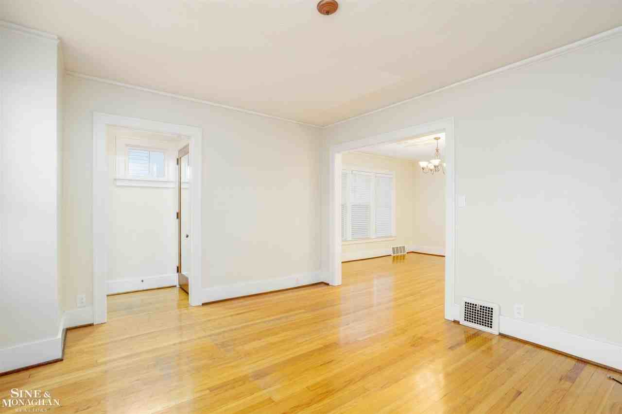 1125 Maryland St - Photo 5 of 25