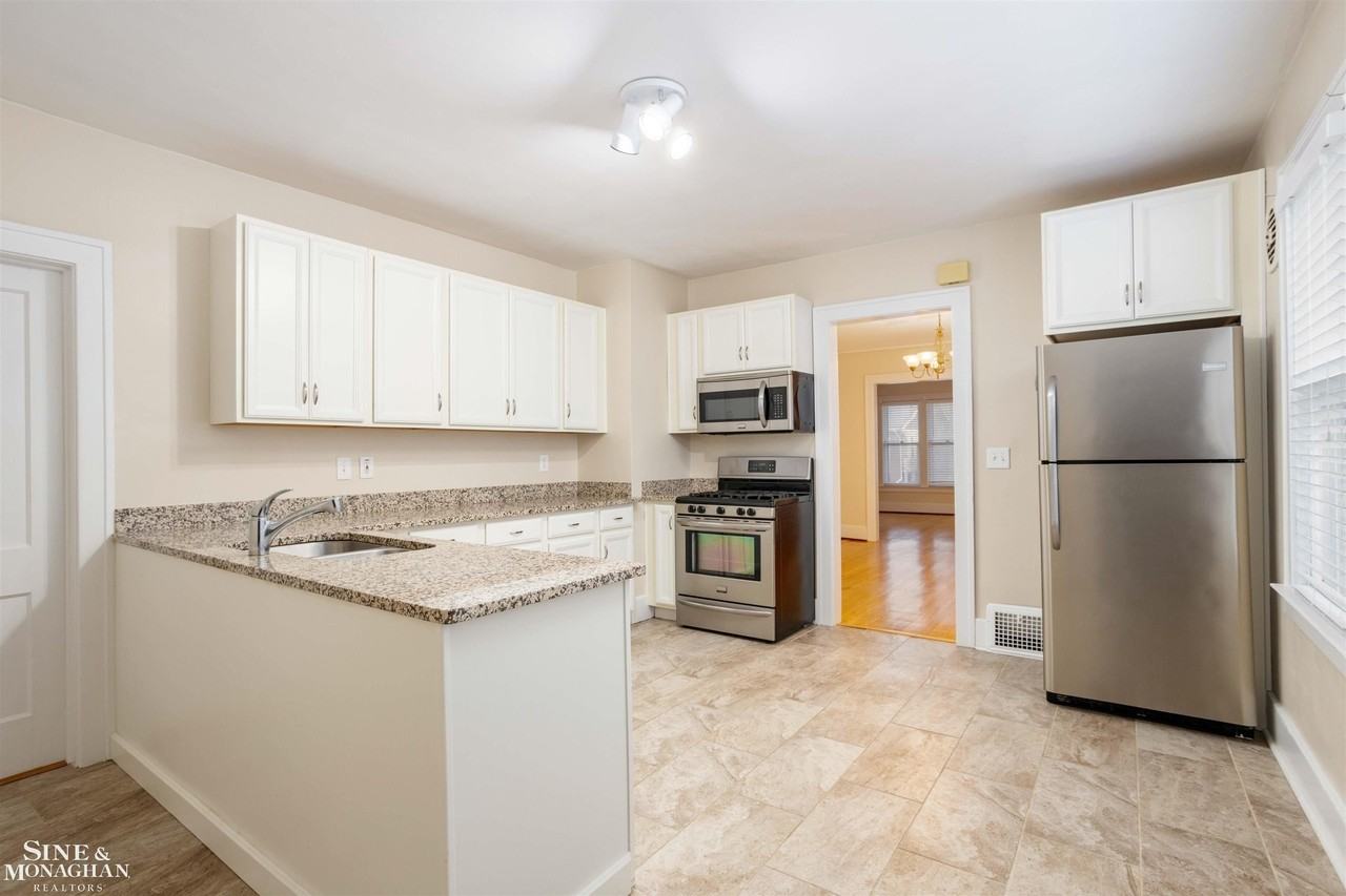 1125 Maryland St - Photo 7 of 25