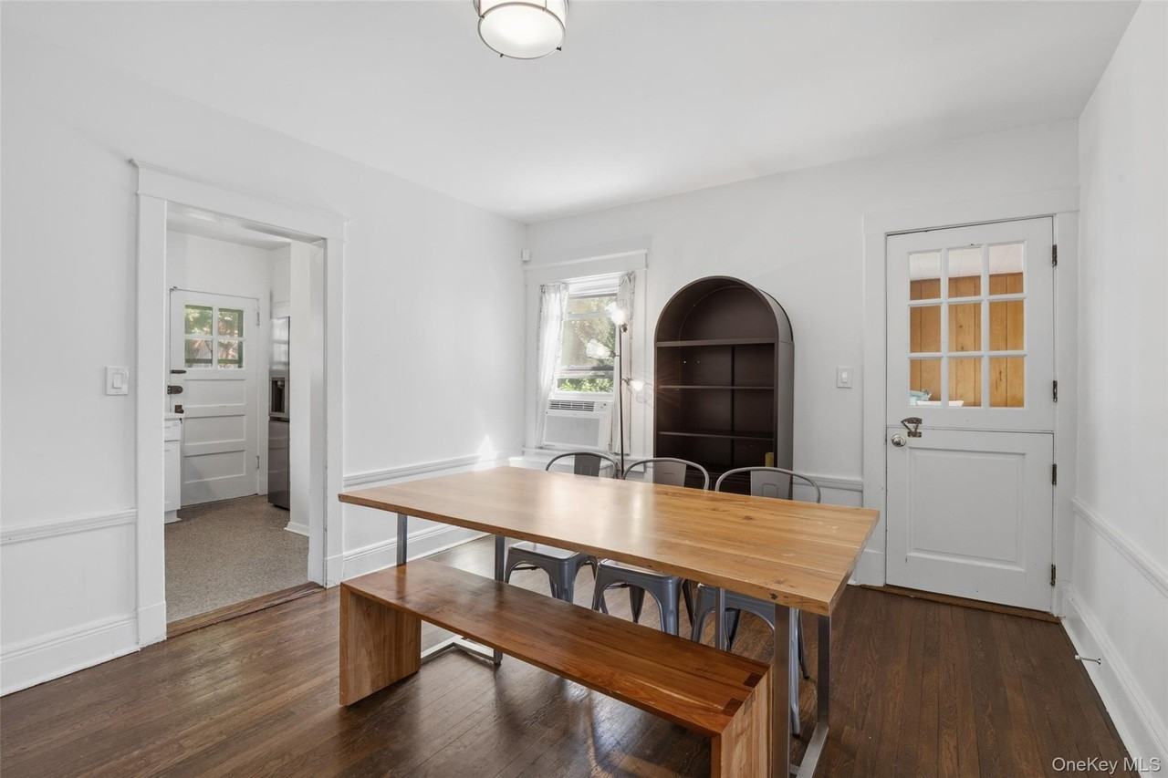 222 Carol Ave - Photo 6 of 15