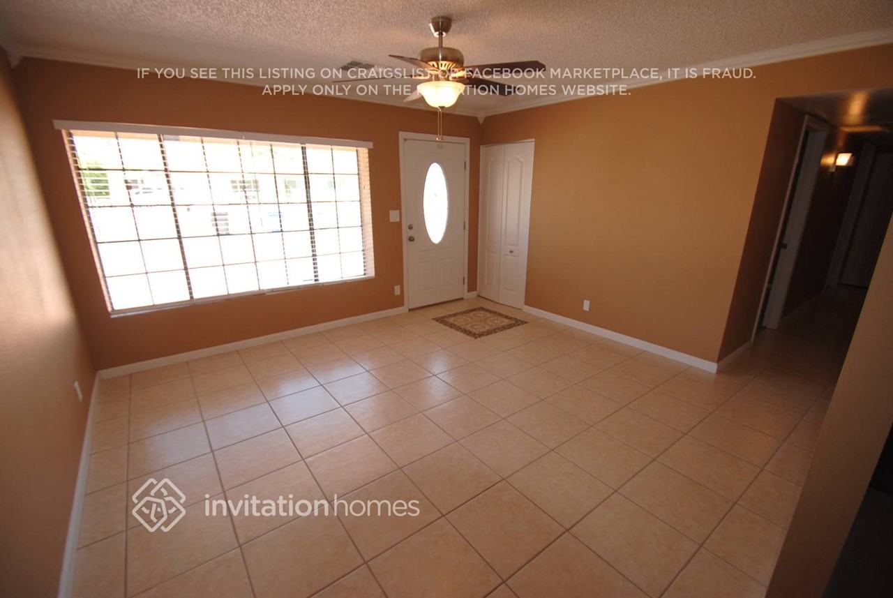 907 N Wedgewood Dr - Photo 2 of 15