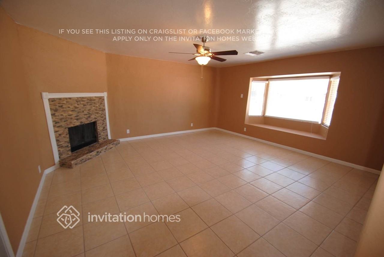907 N Wedgewood Dr - Photo 3 of 15