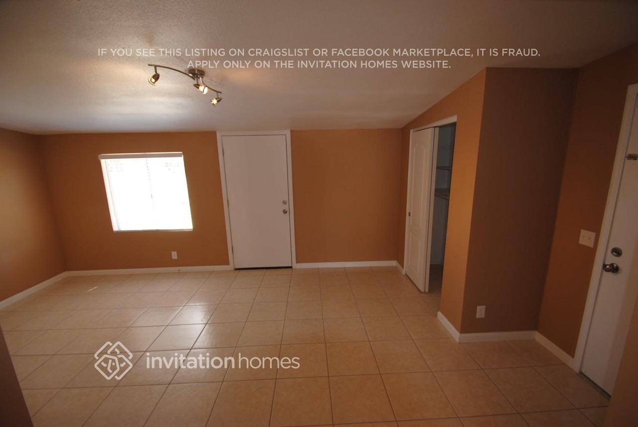 907 N Wedgewood Dr - Photo 4 of 15