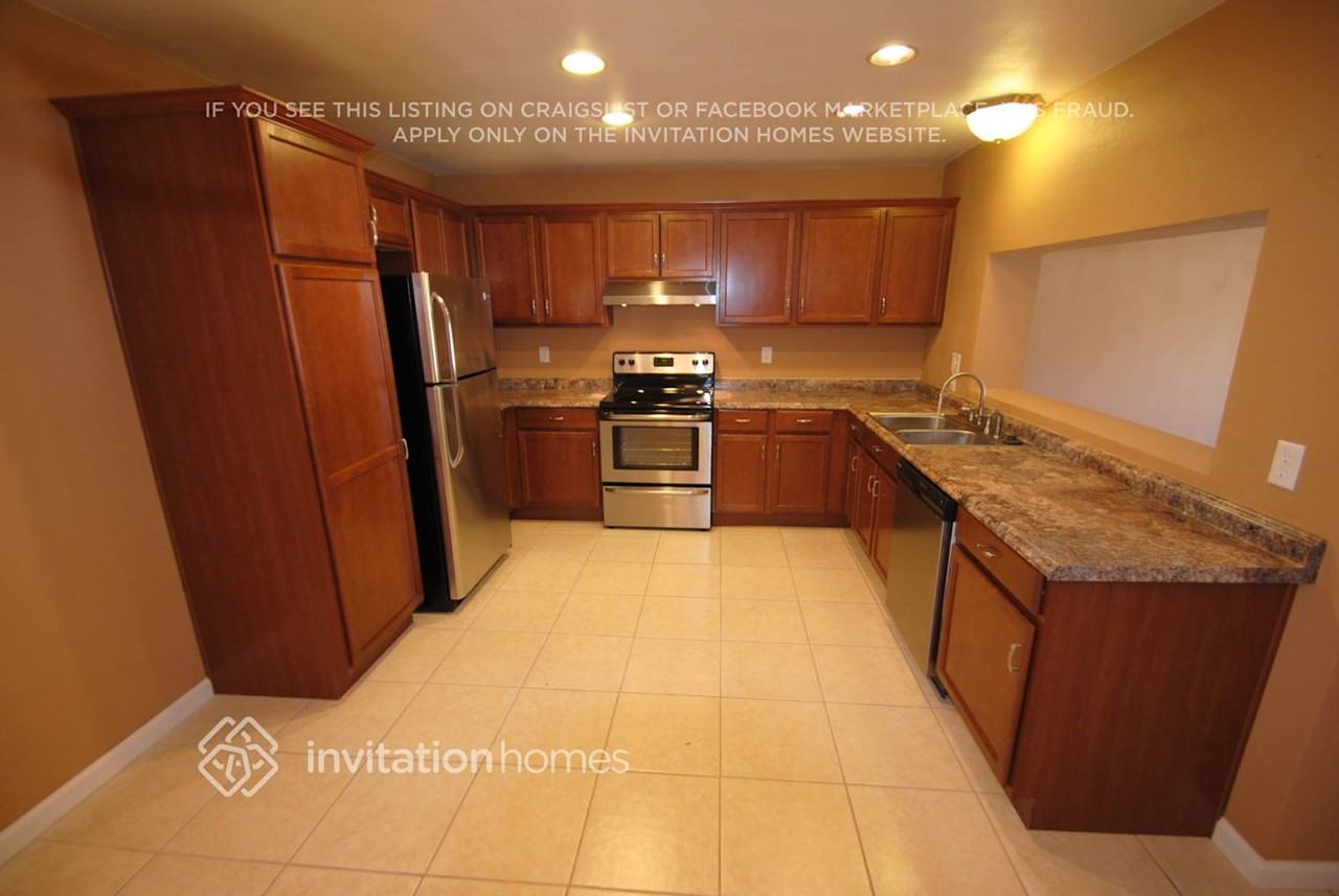 907 N Wedgewood Dr - Photo 6 of 15