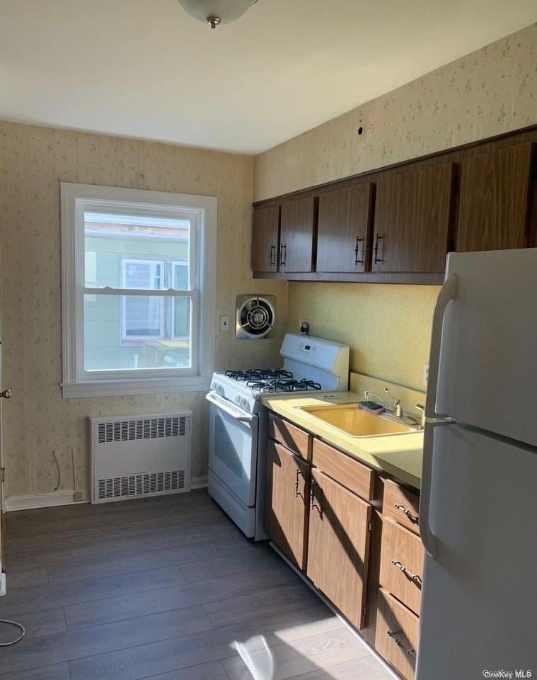 13625 62nd Ave #2 - Photo 4 of 11