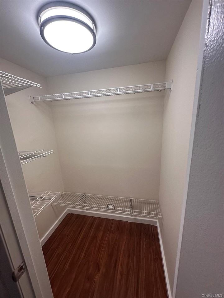 22230 100th Ave - Photo 7 of 11