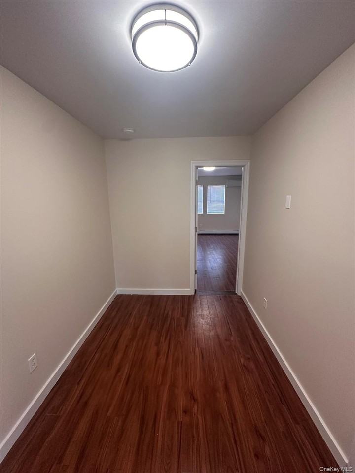 22230 100th Ave - Photo 5 of 11