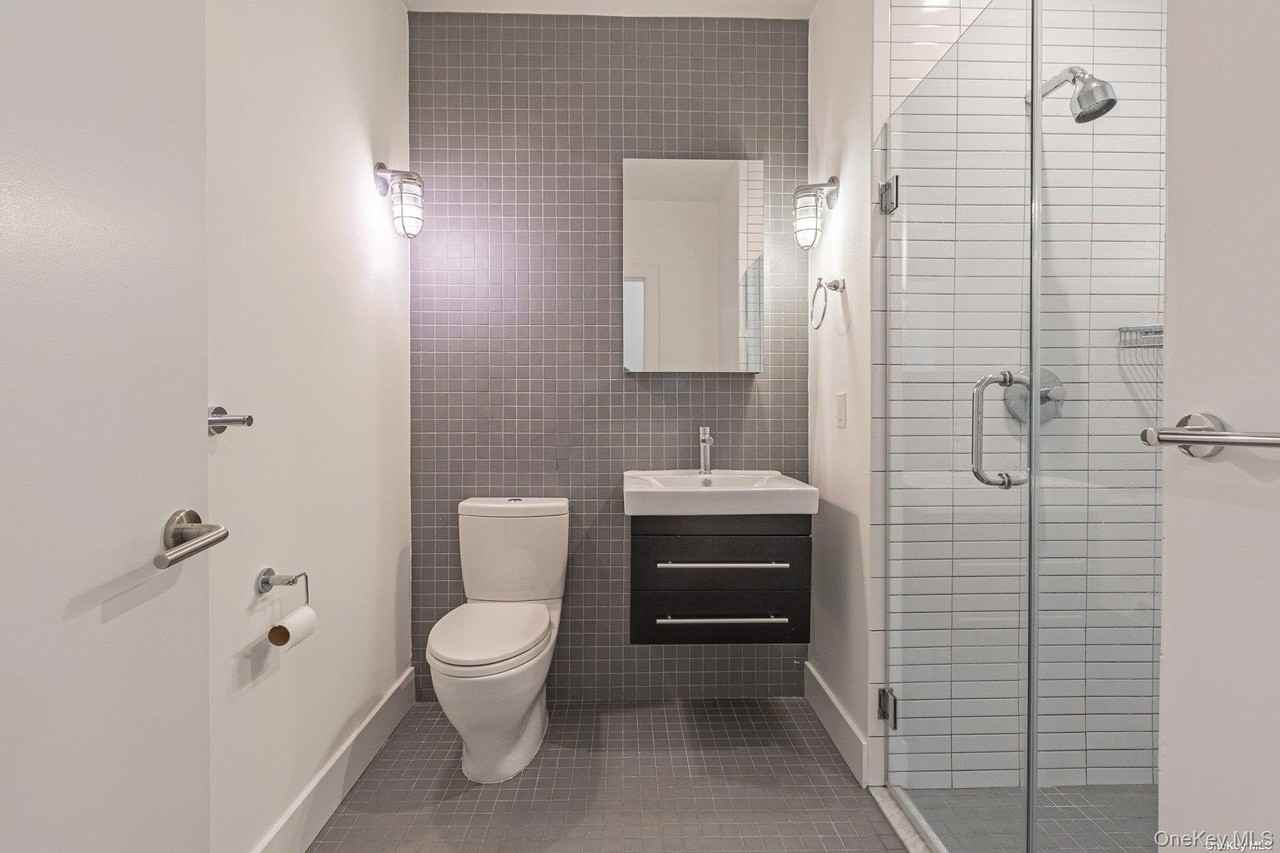 16 Willow Ave #2B - Photo 5 of 10