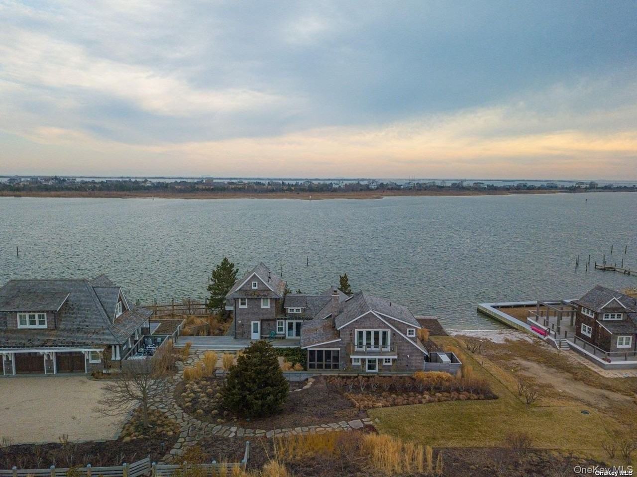 11A Captree Is - Photo 3 of 31