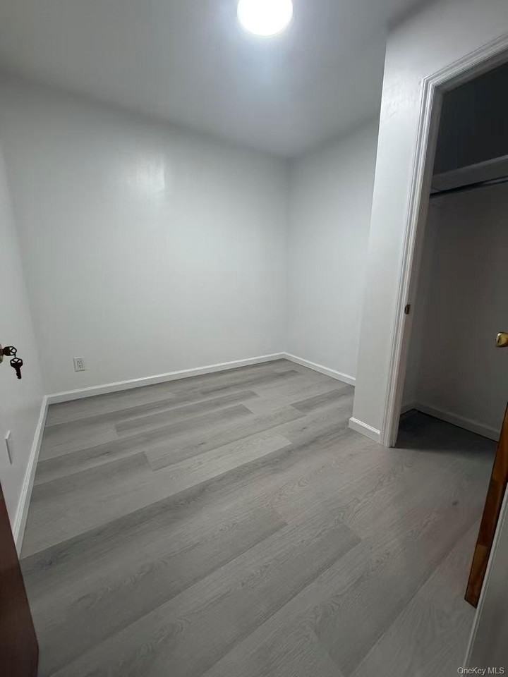 14442 Willets Point Blvd - Photo 3 of 10