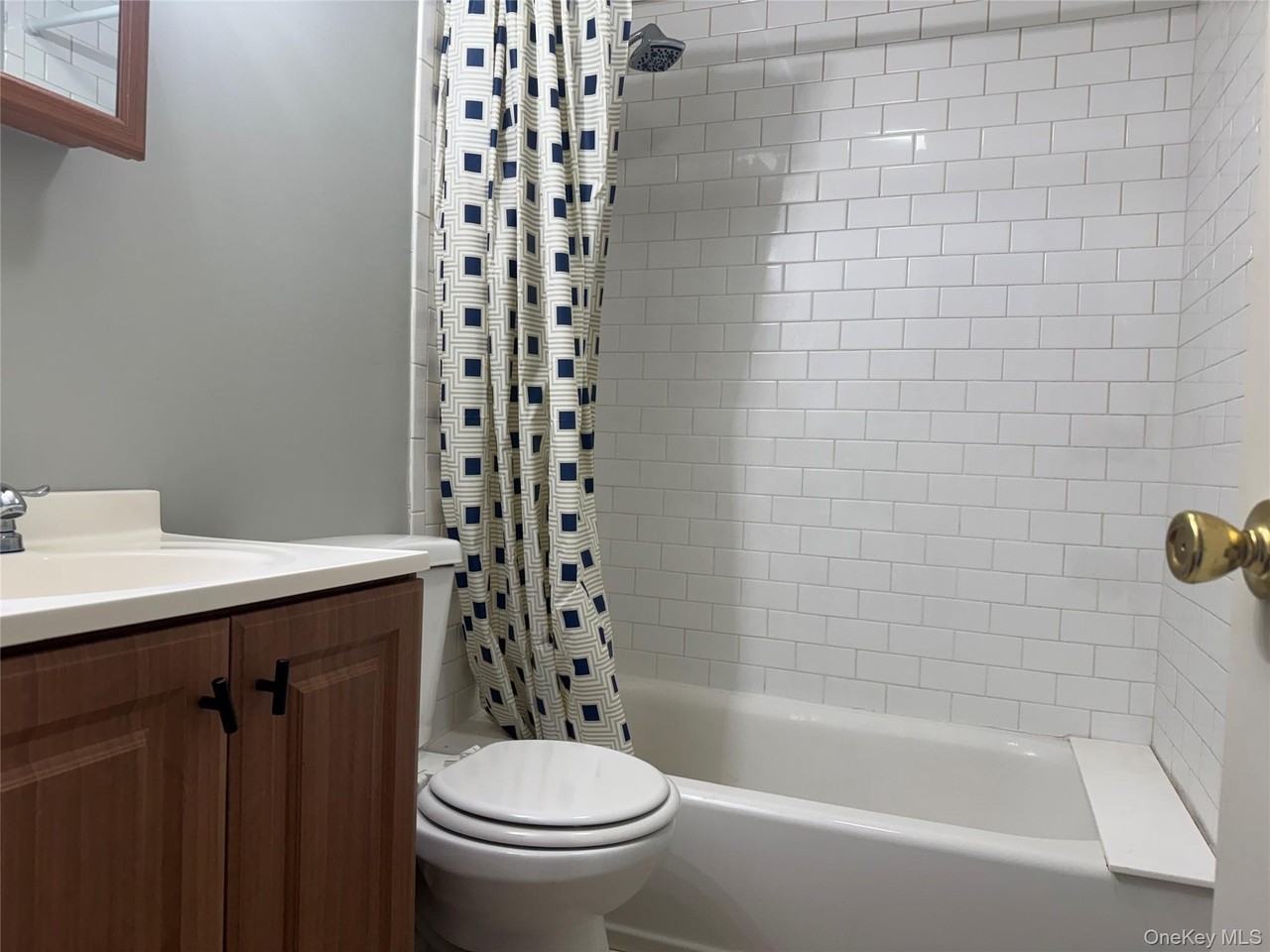 8 Colonial Rd #28 - Photo 2 of 13
