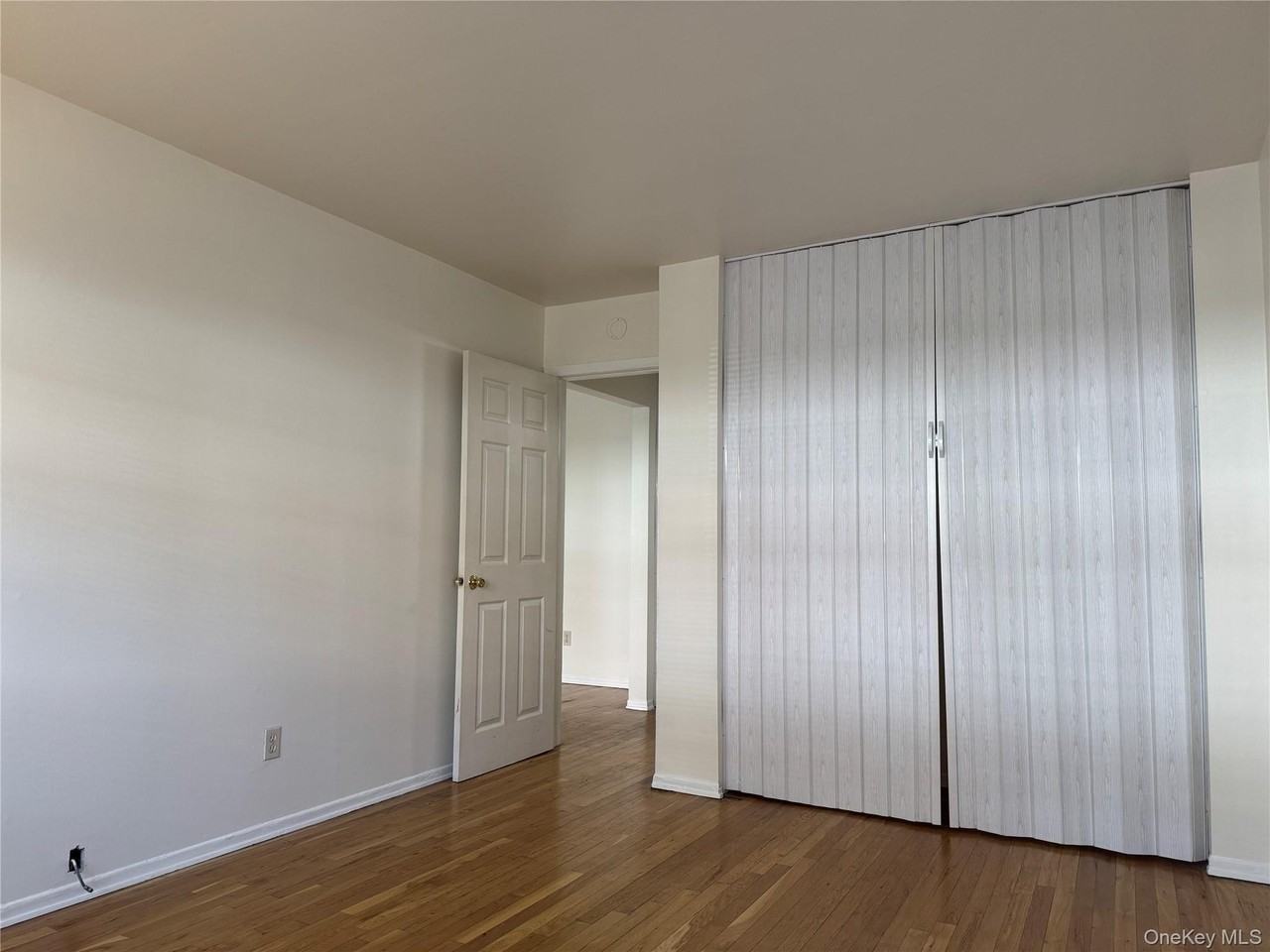 8 Colonial Rd #28 - Photo 3 of 13