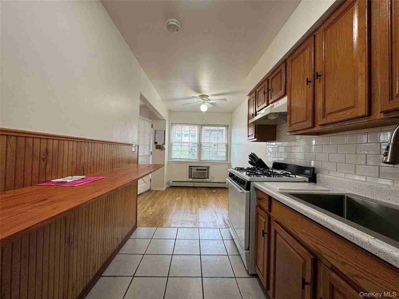 8 Colonial Rd #28 - Photo 6 of 13