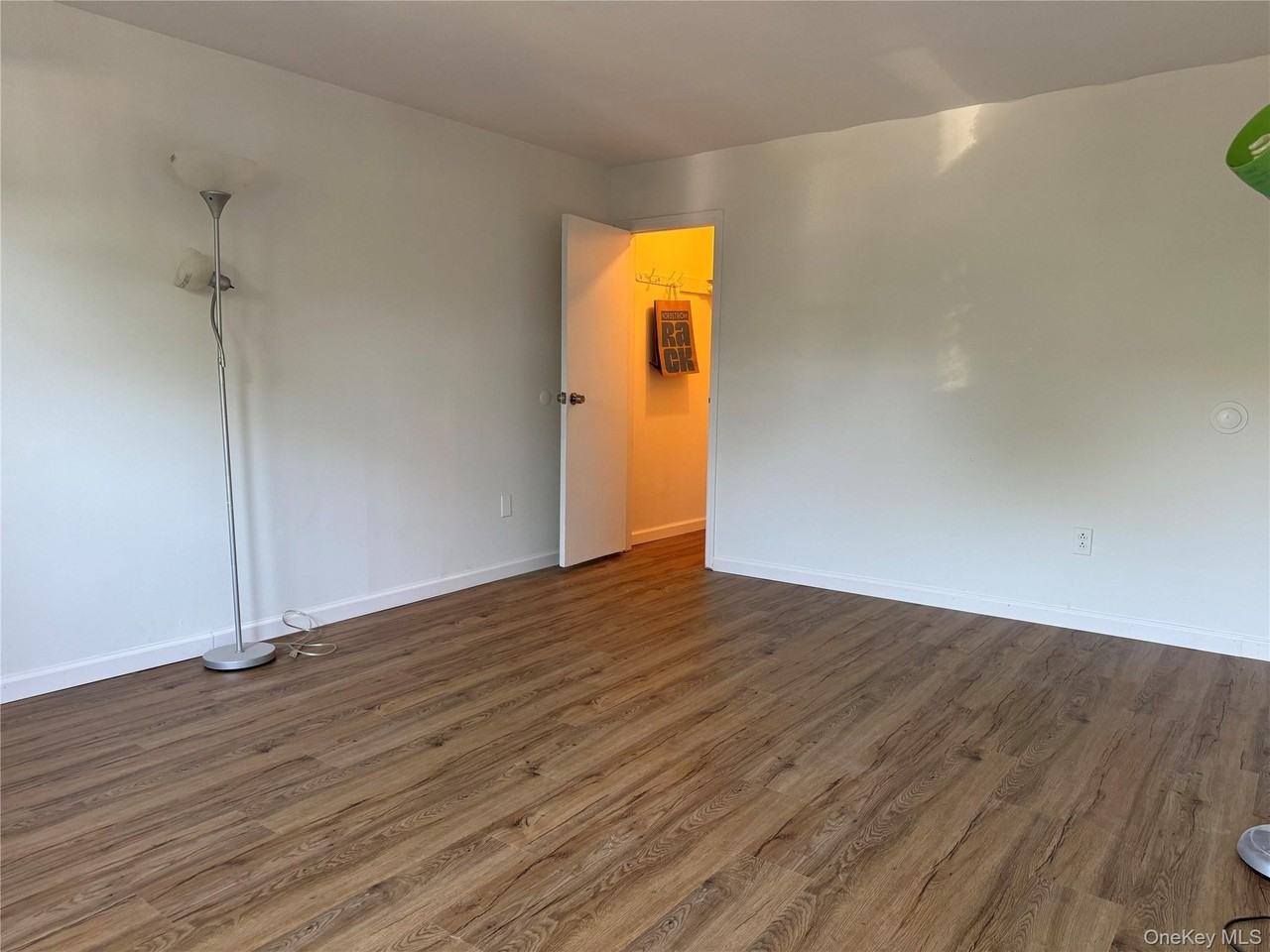 46 W Lane Dr - Photo 3 of 27