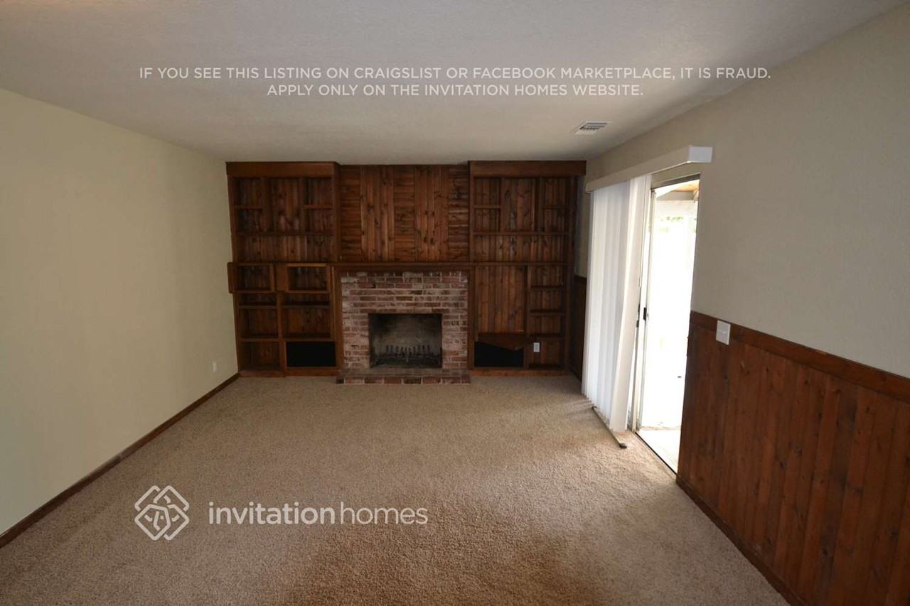 1542 Claremont Dr - Photo 2 of 7