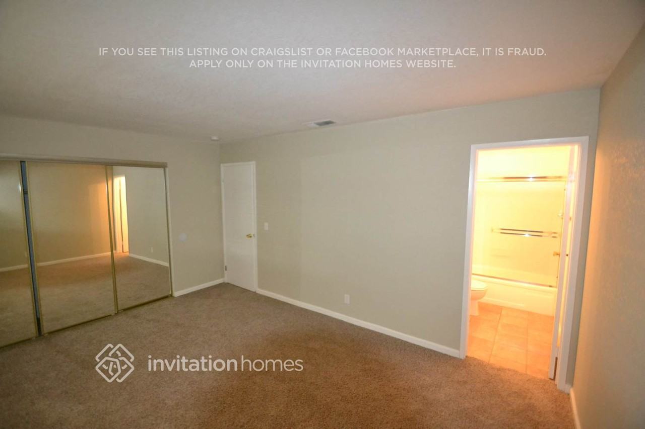 1542 Claremont Dr - Photo 4 of 7