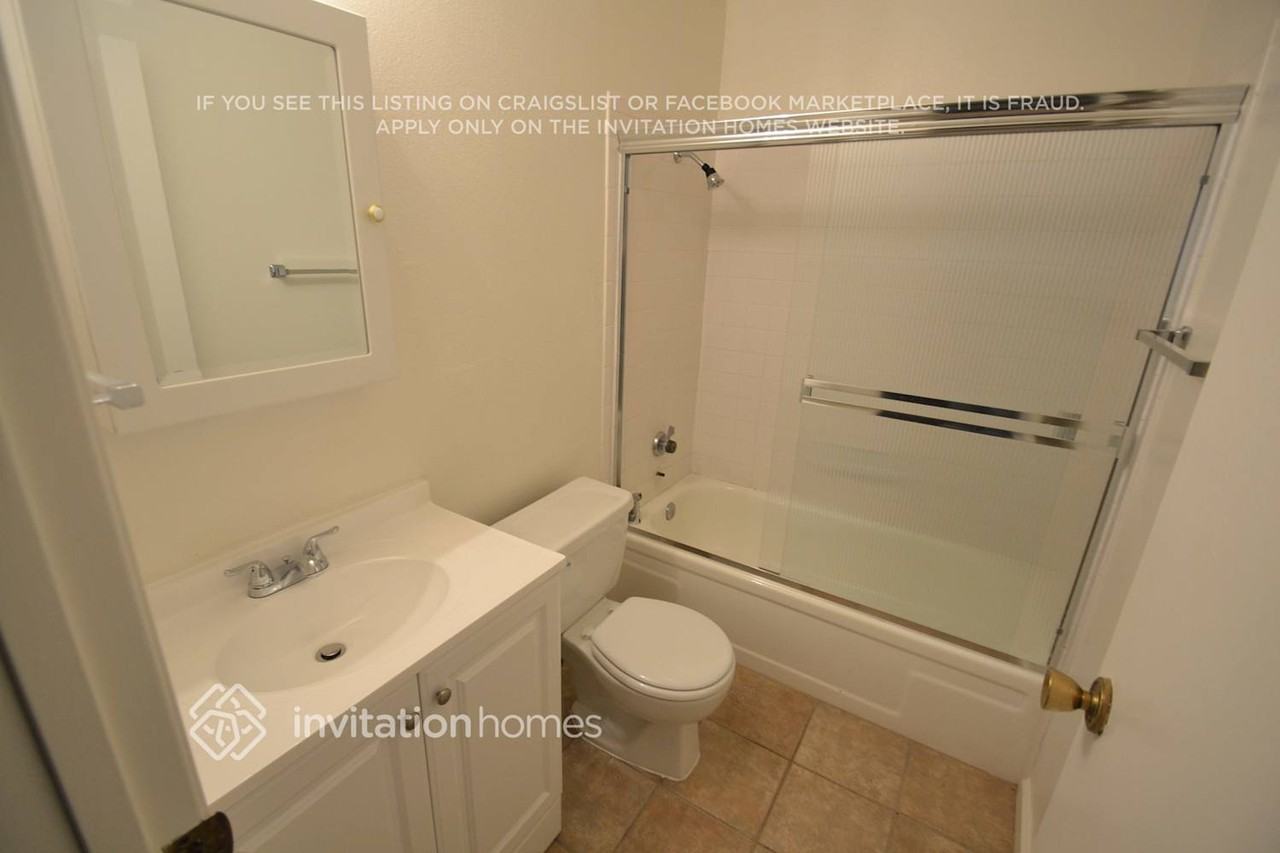1542 Claremont Dr - Photo 5 of 7