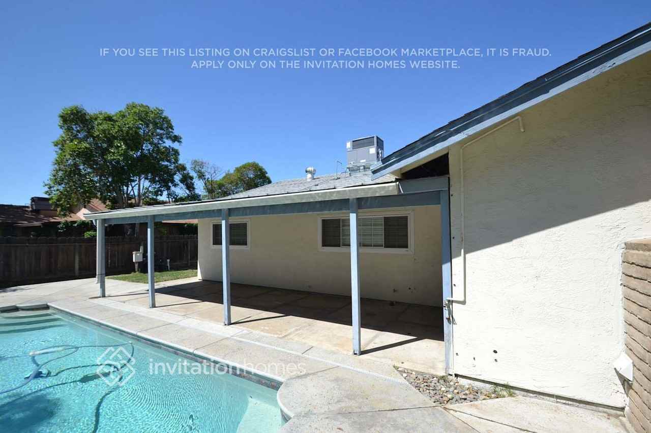 1542 Claremont Dr - Photo 6 of 7