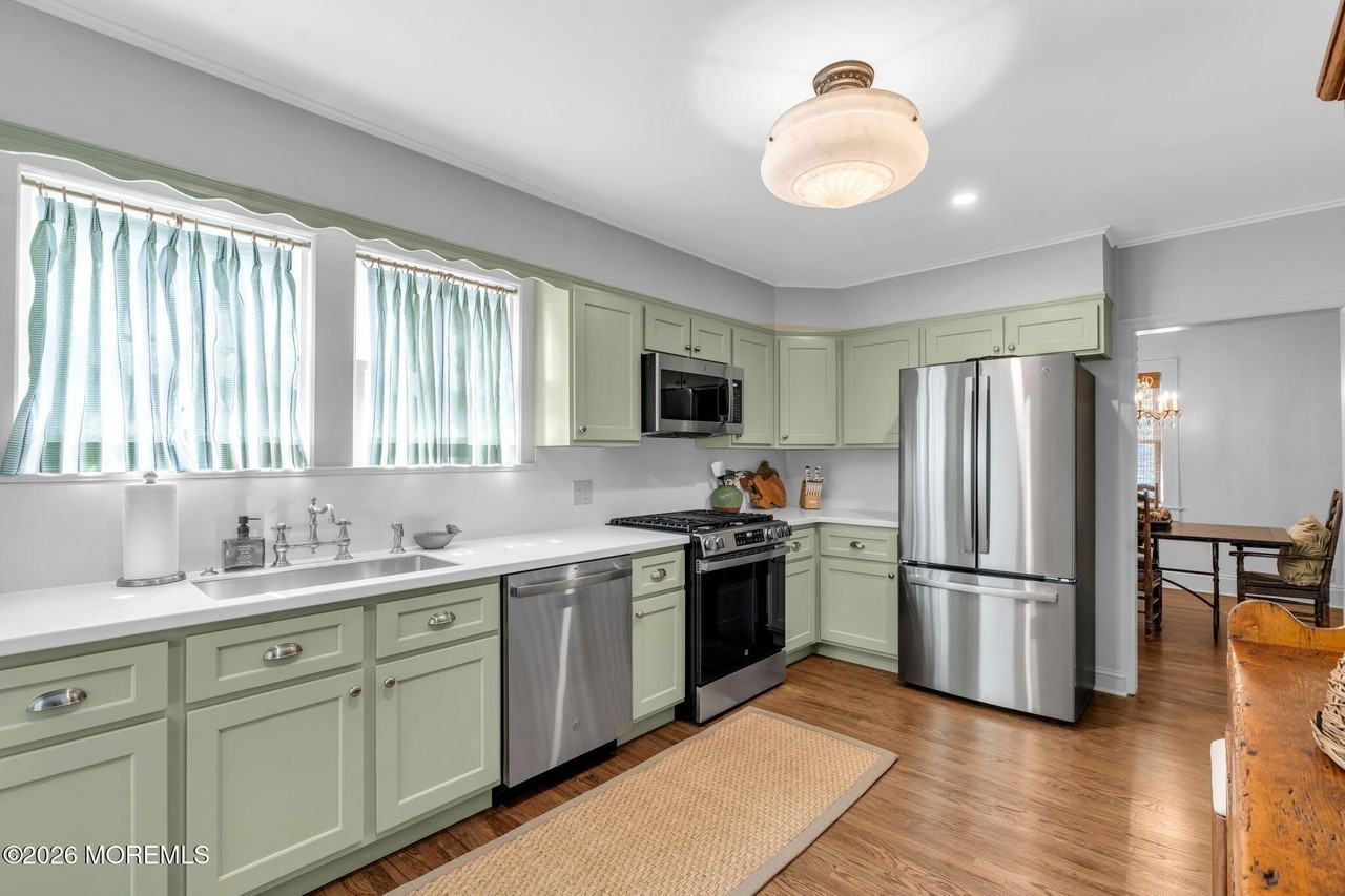 204 Monroe Ave - Photo 6 of 12
