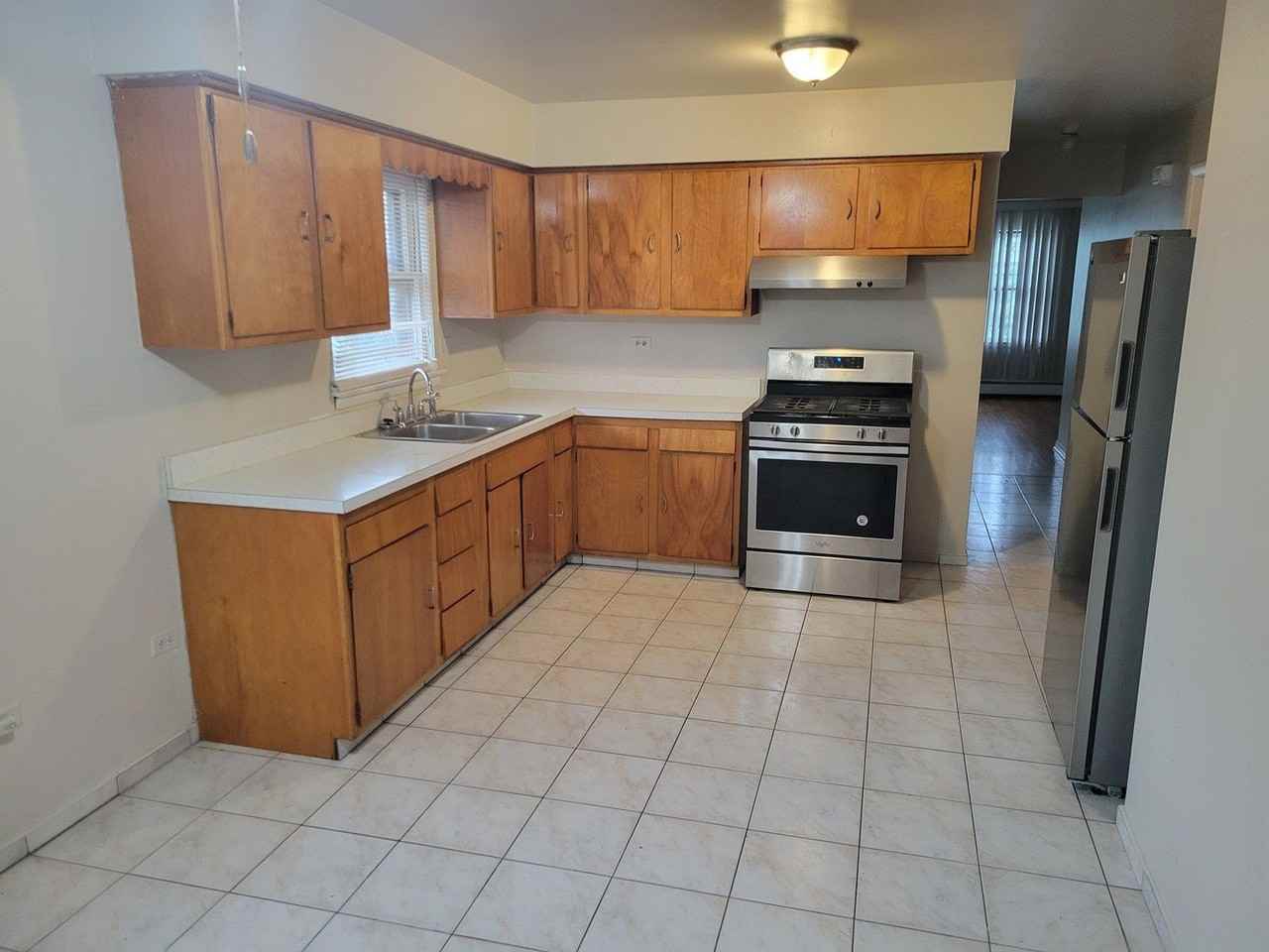 108 N Church St #3 - Photo 3 of 7