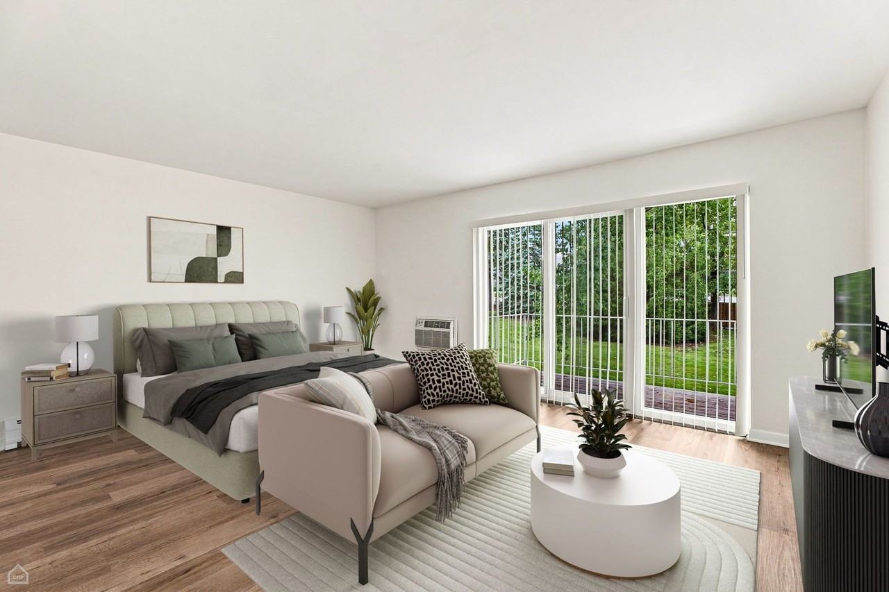 543 Burlington Ave #202 - Photo 5 of 19