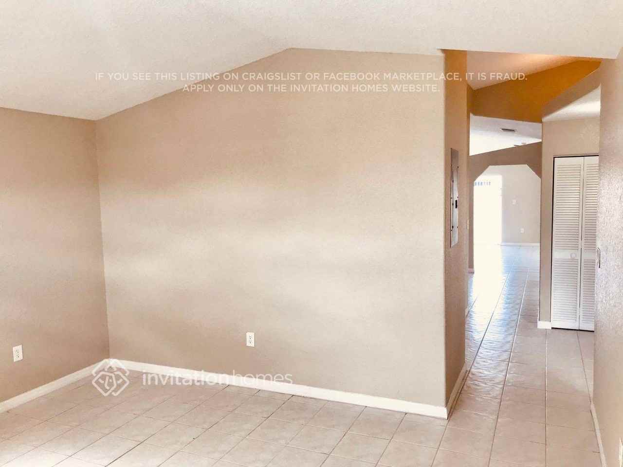 9775 Nw 126th Ter - Photo 5 of 14