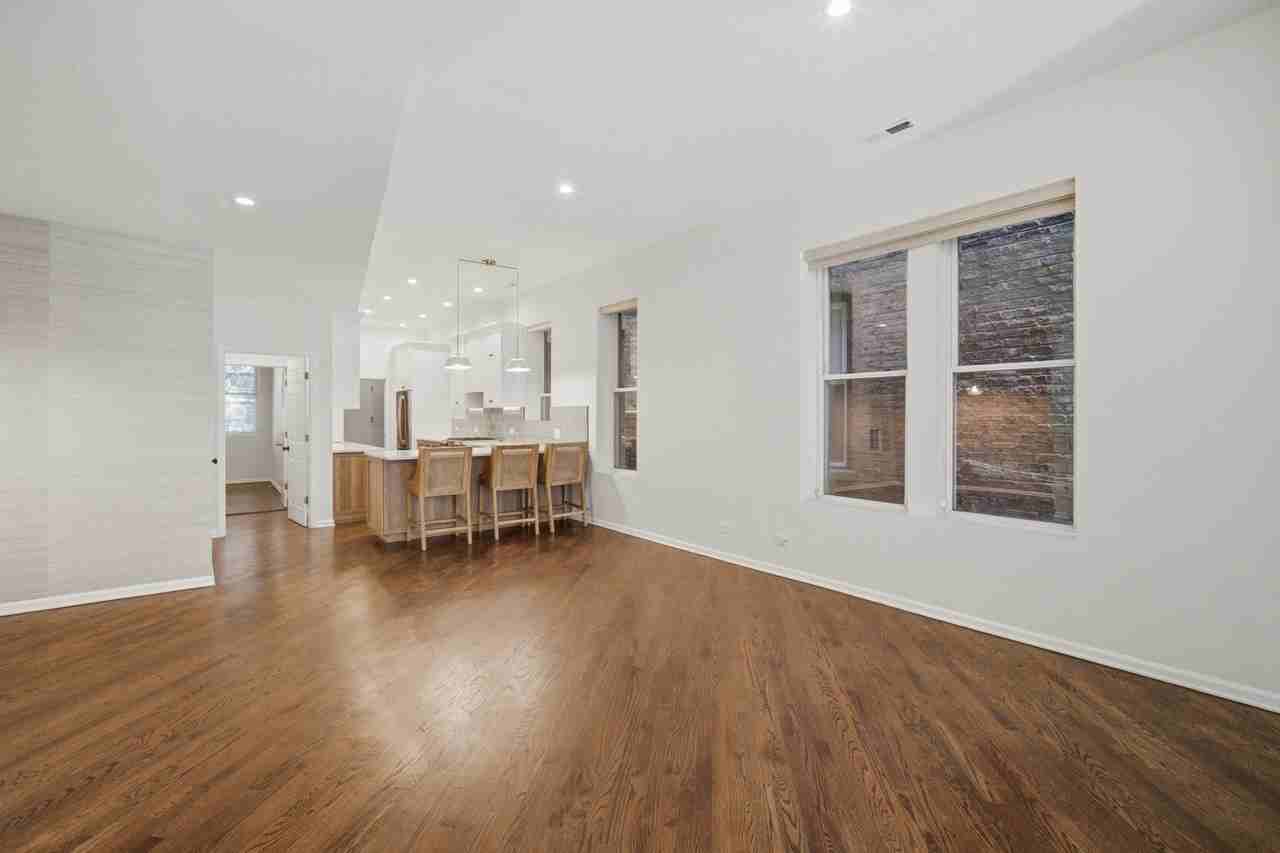 626 W Buckingham Pl #1E - Photo 3 of 26
