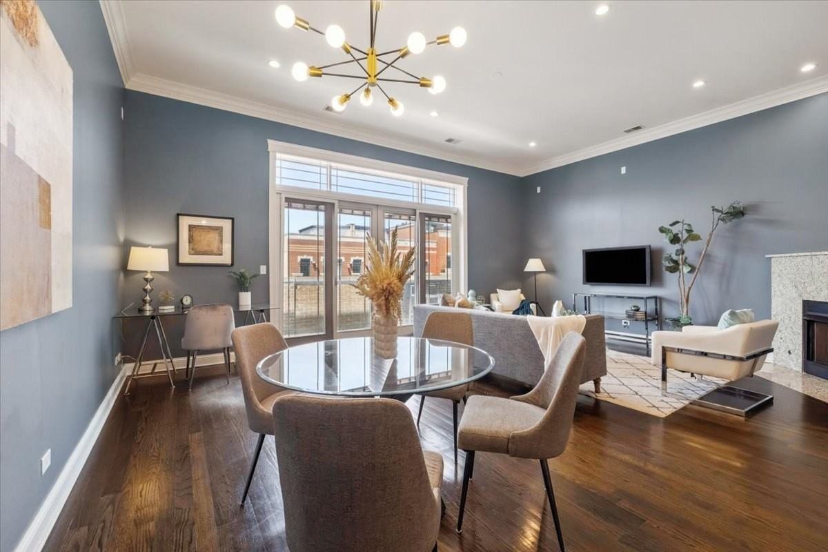 1423 W Belmont Ave #4 - Photo 5 of 36