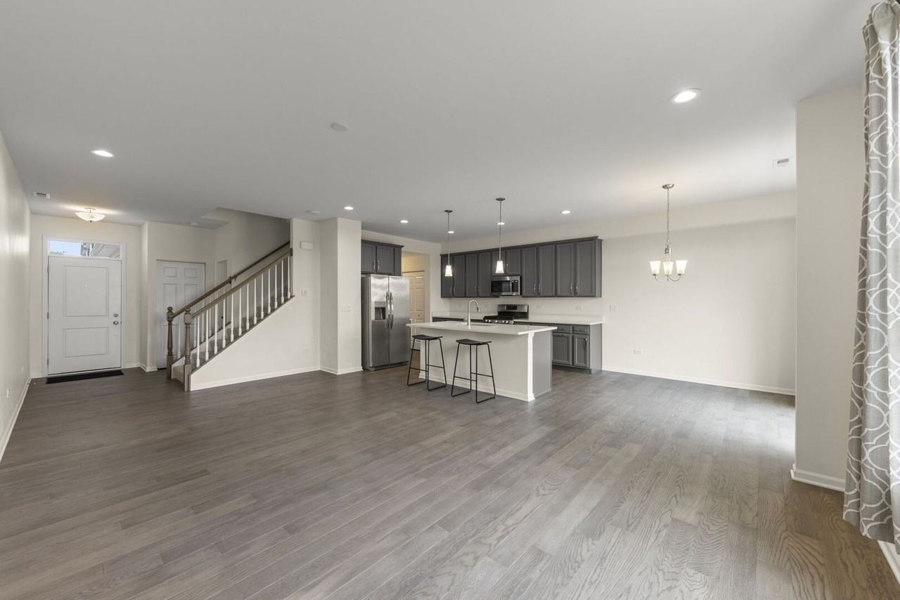 4200 Calder Ln - Photo 4 of 22