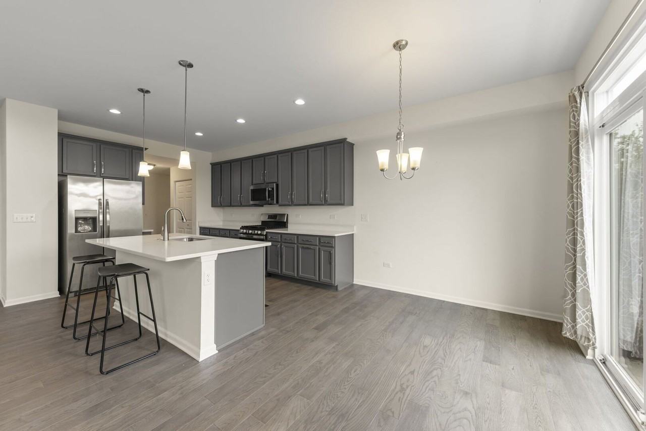 4200 Calder Ln - Photo 6 of 22