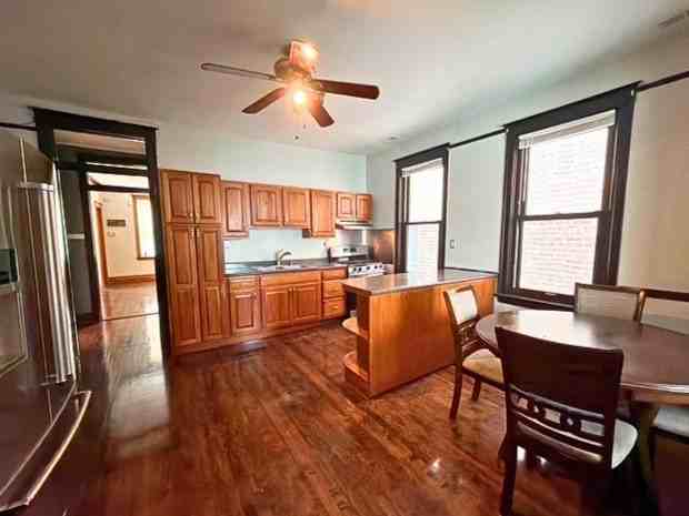 3814 S Hermitage Ave #2 - Photo 4 of 8