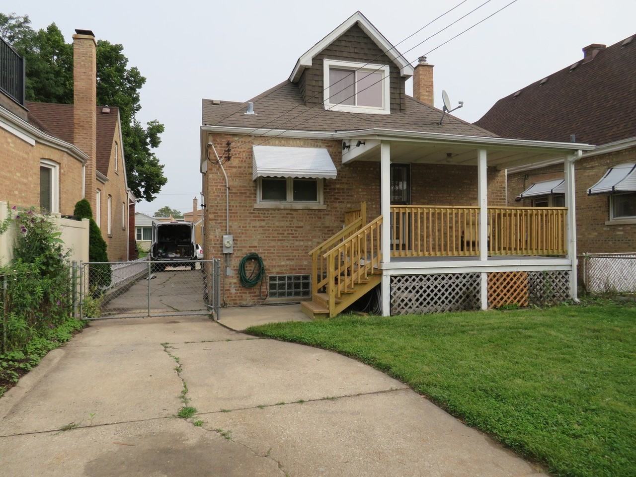 6957 W Fletcher St - Photo 2 of 50