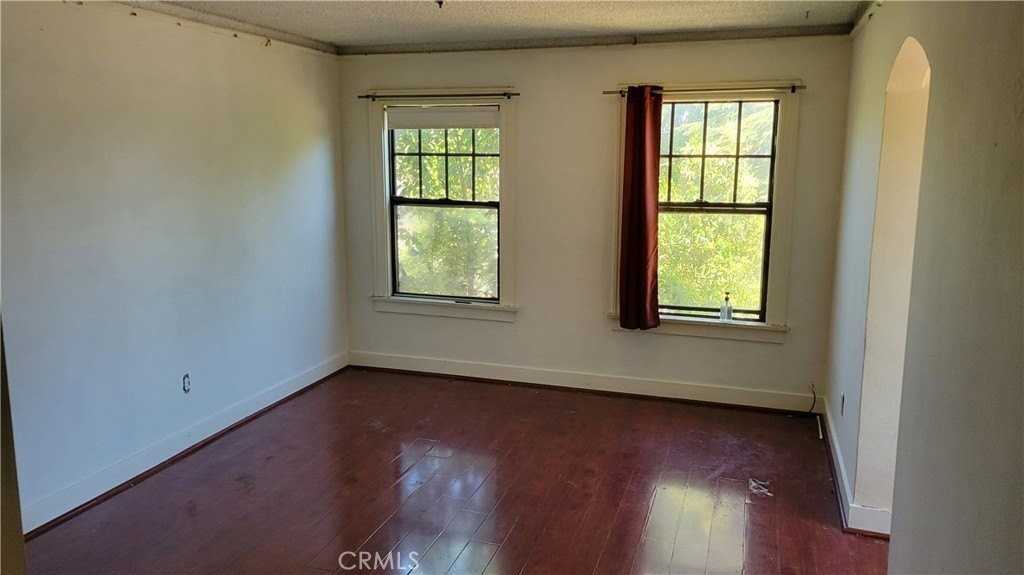 120 W Marshall Blvd #6 - Photo 5 of 7