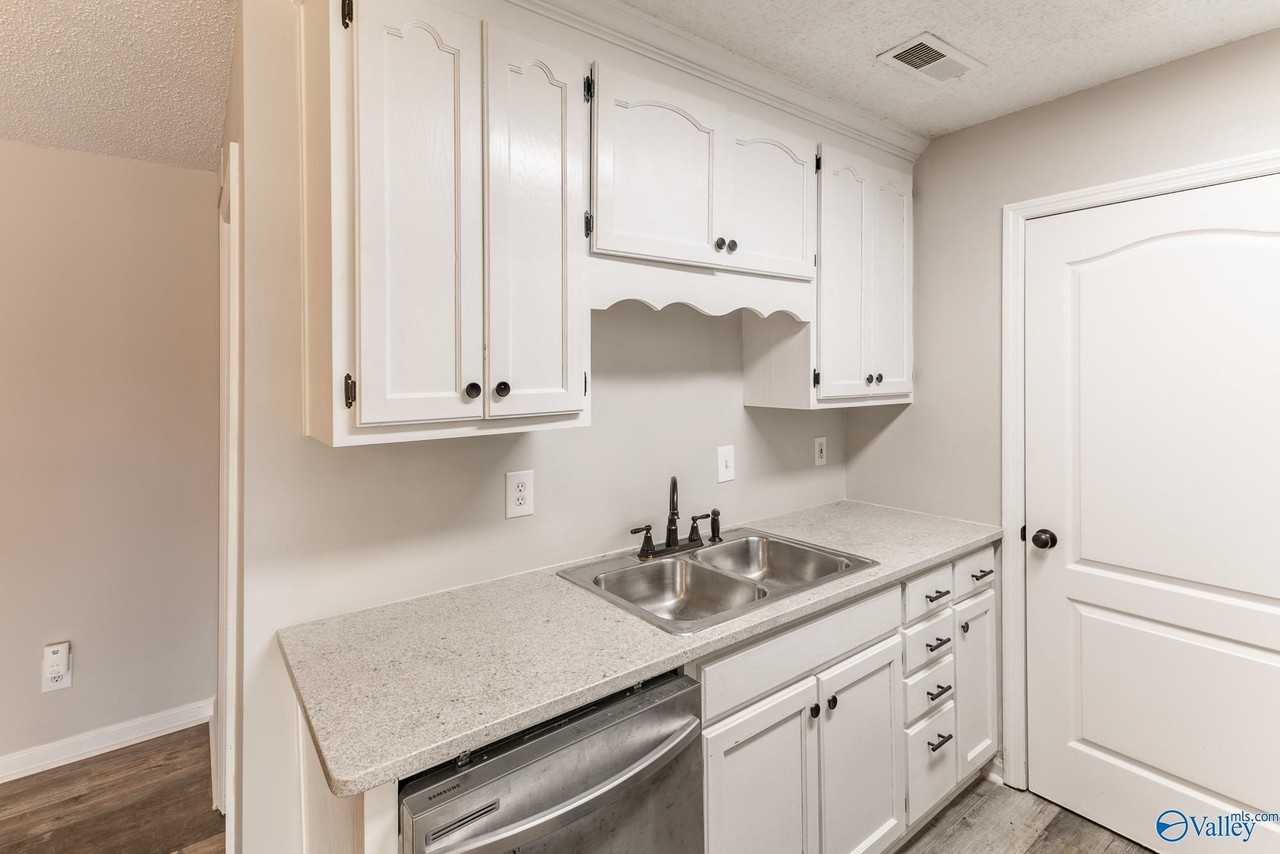 6975 Wall Triana Hwy - Photo 3 of 37