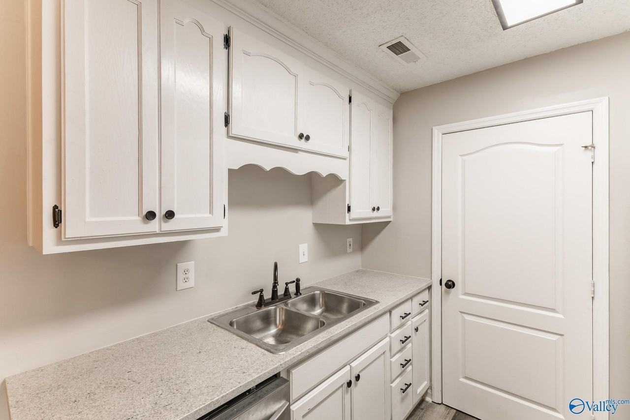 6975 Wall Triana Hwy - Photo 5 of 37