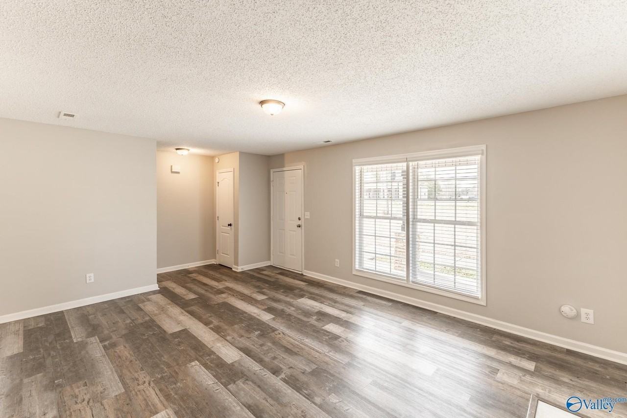 6975 Wall Triana Hwy - Photo 7 of 37