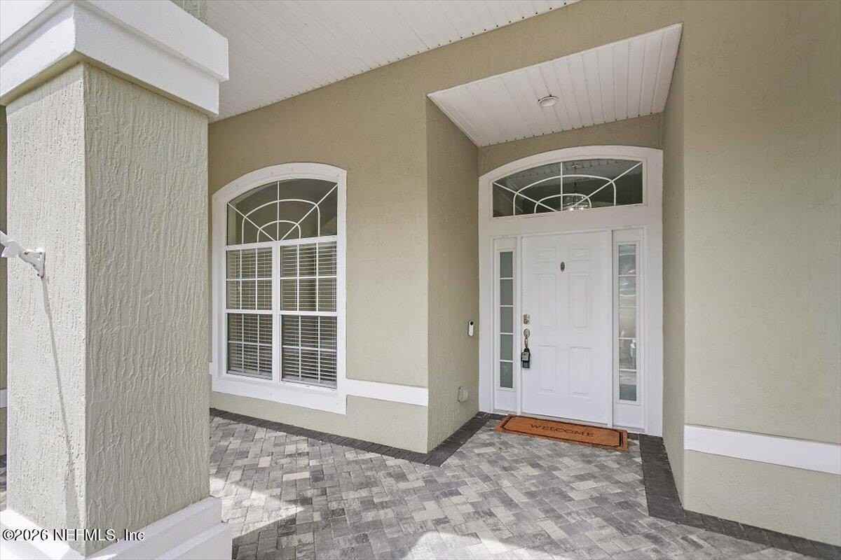 8884 Hampton Landing Dr E - Photo 2 of 36