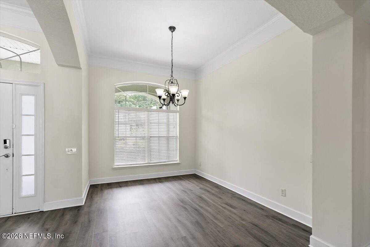8884 Hampton Landing Dr E - Photo 5 of 36
