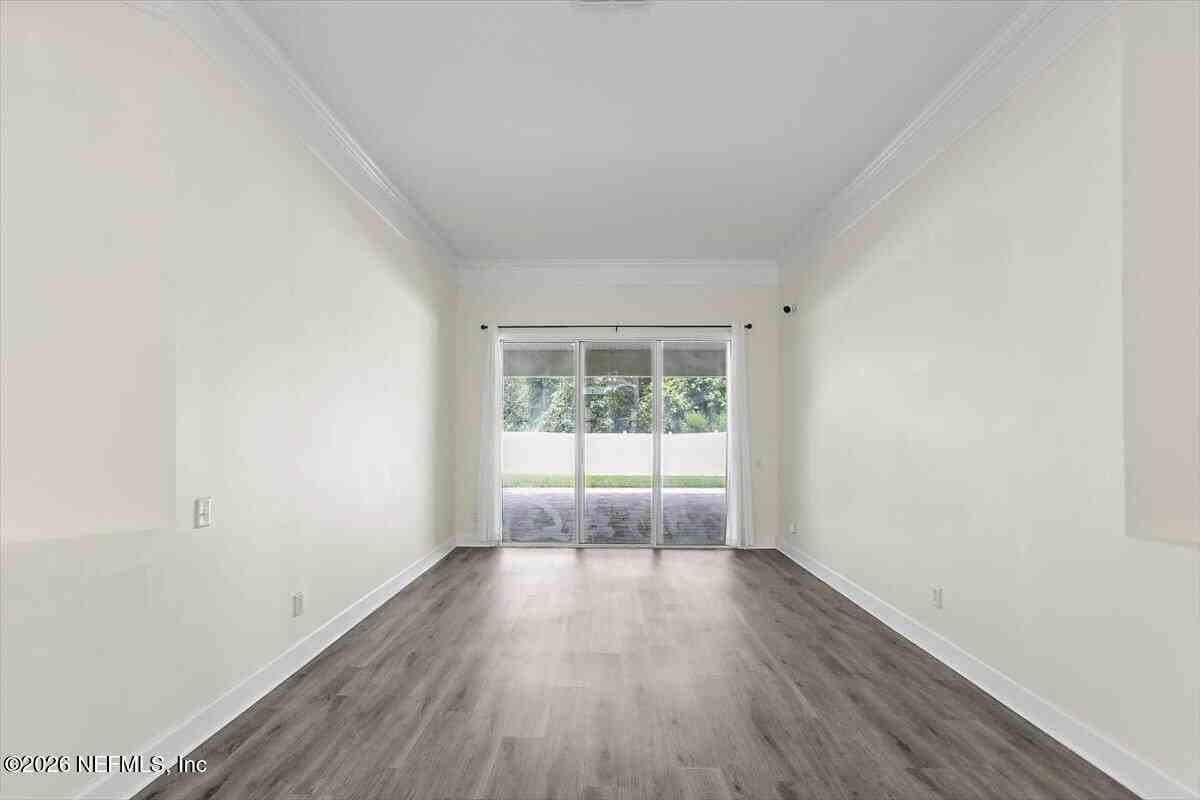 8884 Hampton Landing Dr E - Photo 6 of 36