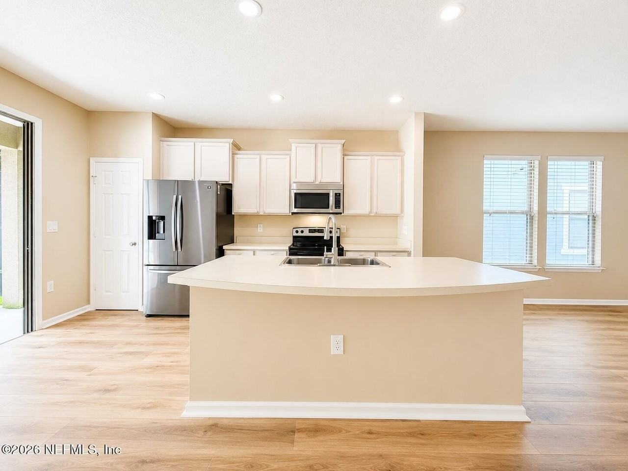 550 Drysdale Dr - Photo 4 of 18