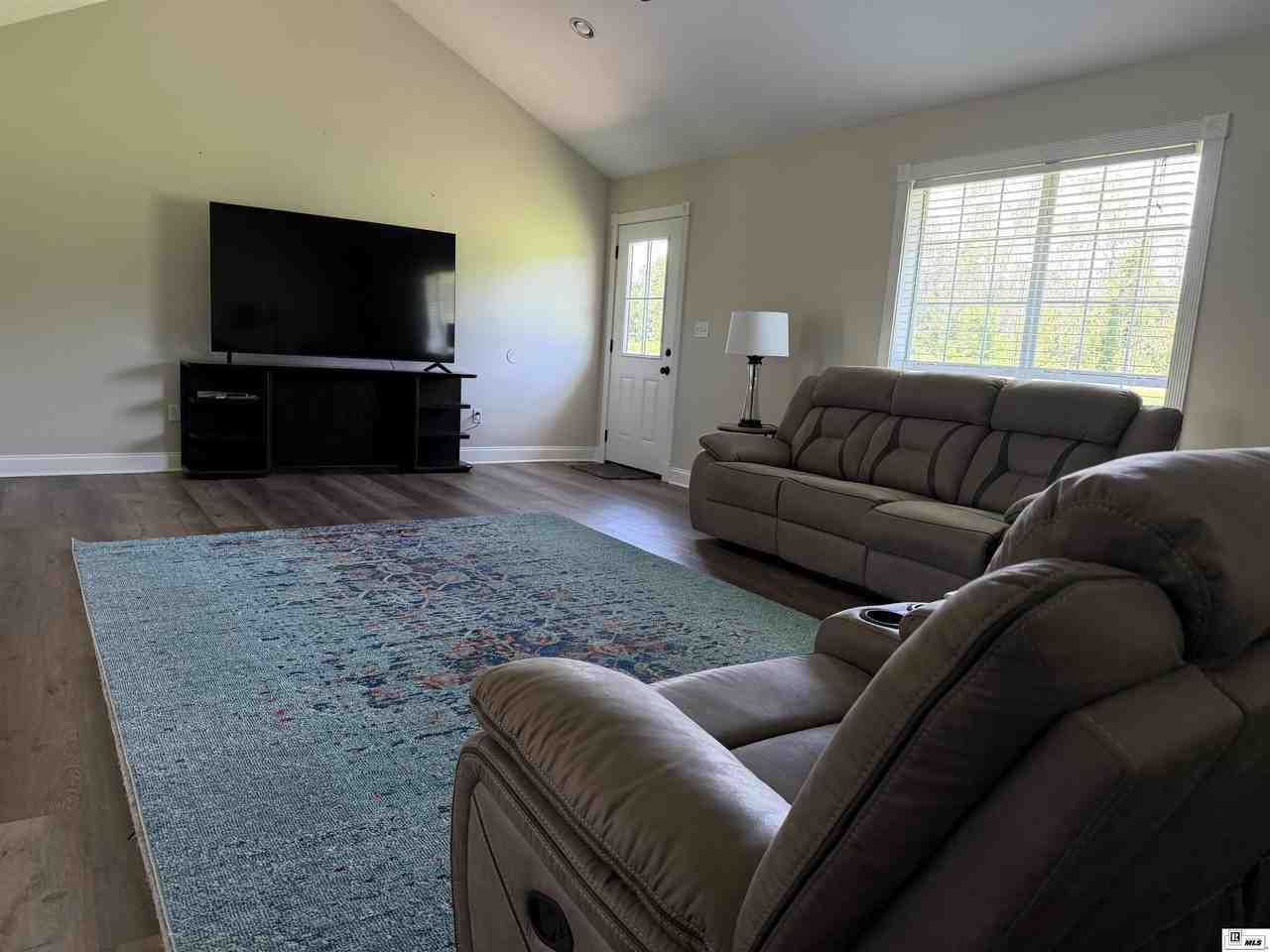 511 Smalling Rd - Photo 6 of 16