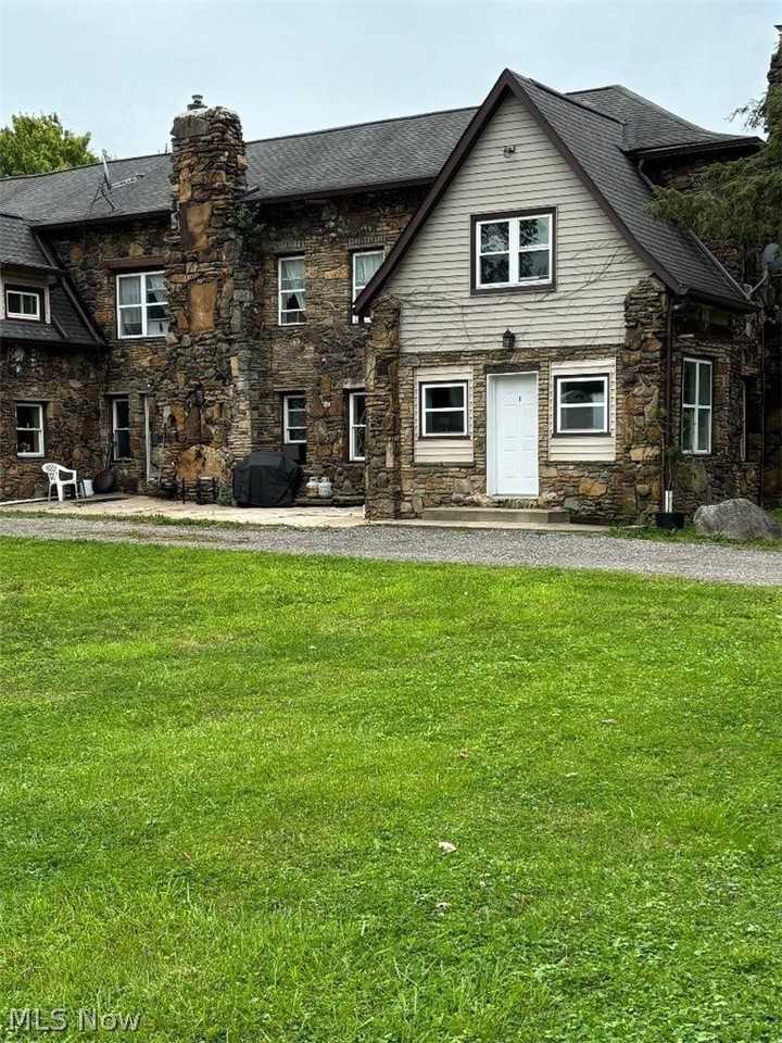 7049 Mulberry Rd #I - Photo 3 of 11