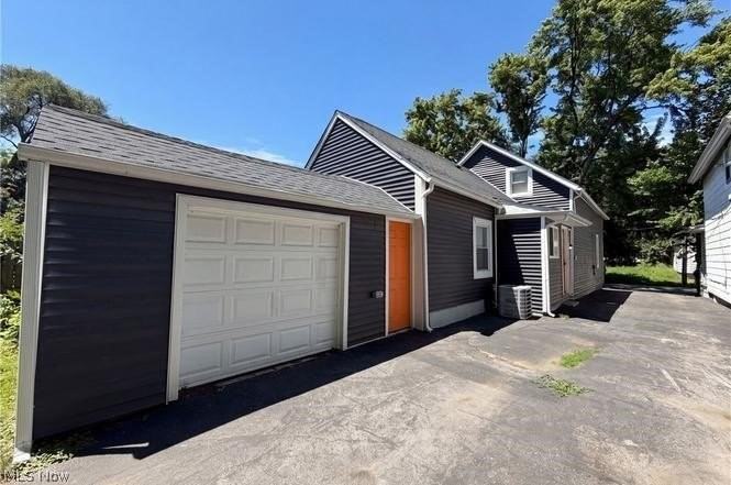 3402 Erin Ave - Photo 5 of 10